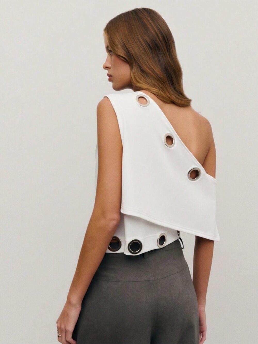 White Casual Women's One-Shoulder Asymmetrical Metal Eyelet Top - Picture 4 of 11